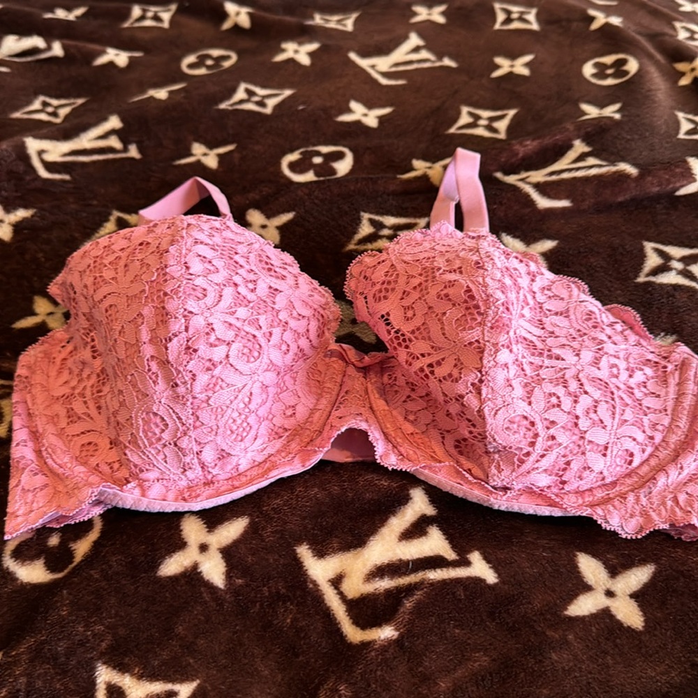 Pink VS bra